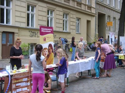 Foto Teilnahme mit einer Standbetreuung am Straßenfest auf dem Teutoburger Platz 2014